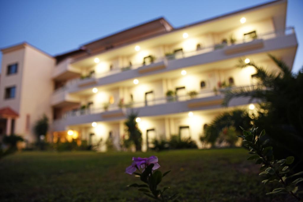 Lyristis Dinos Studios & Apartments Faliraki Exterior photo