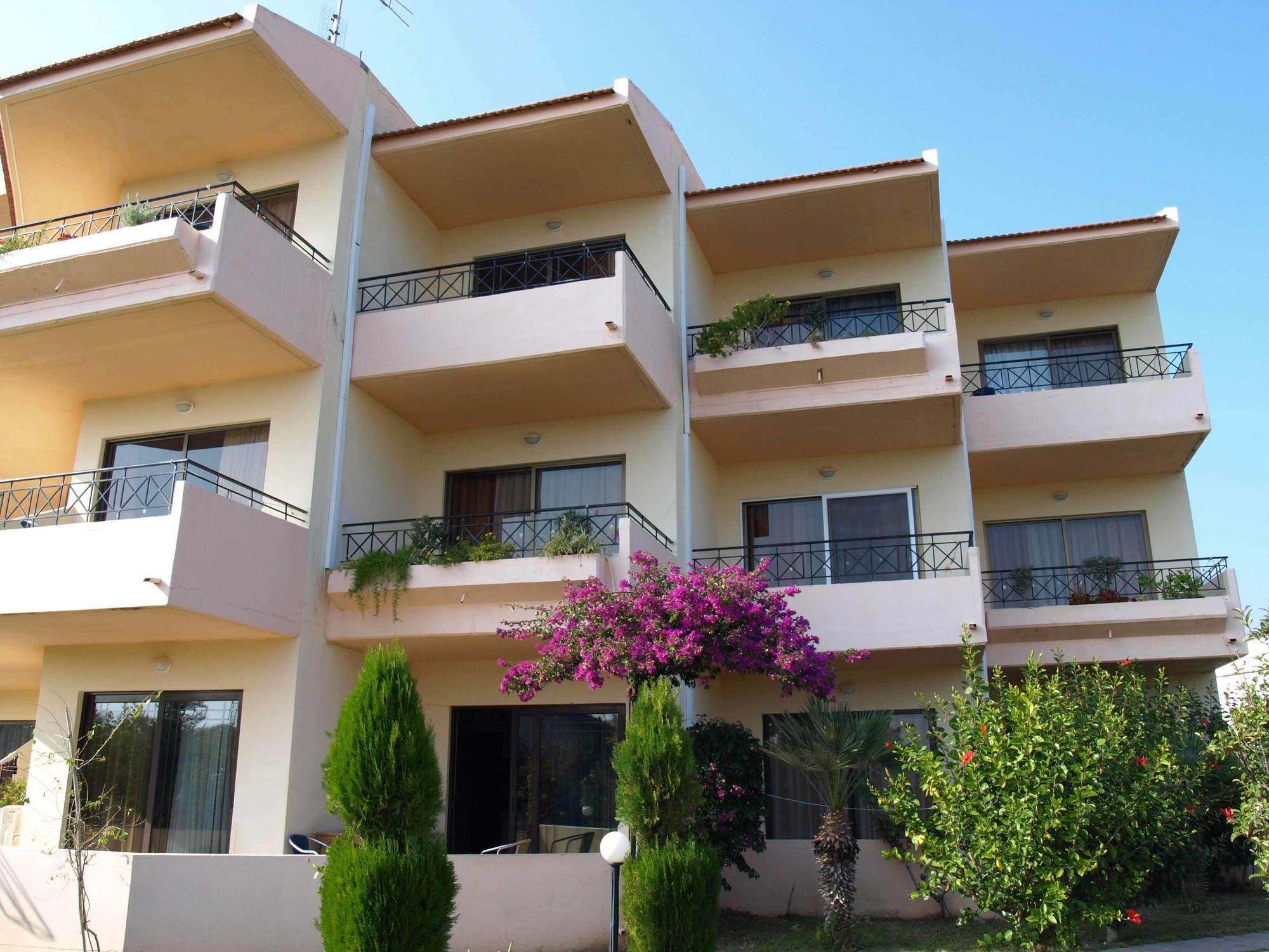 Lyristis Dinos Studios & Apartments Faliraki Exterior photo