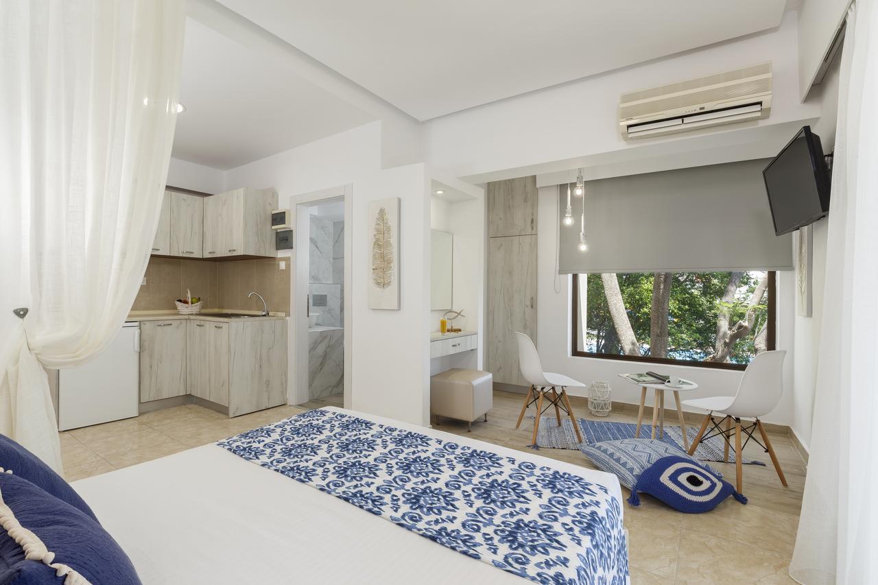 Lyristis Dinos Studios & Apartments Faliraki Exterior photo