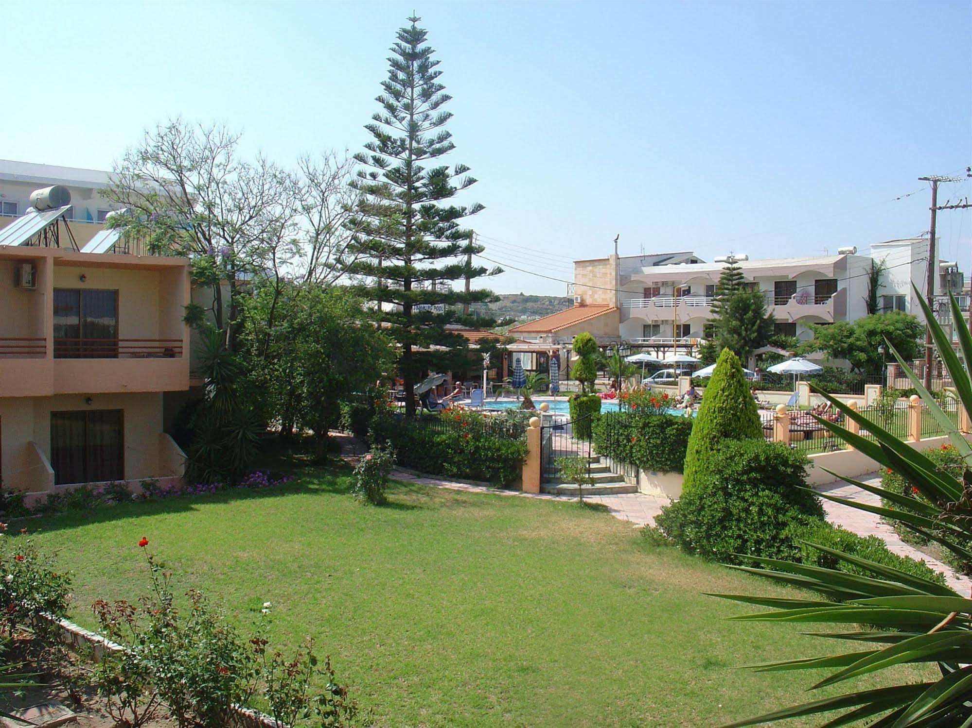 Lyristis Dinos Studios & Apartments Faliraki Exterior photo