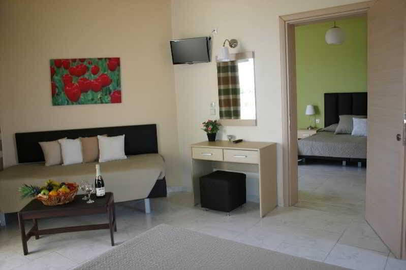 Lyristis Dinos Studios & Apartments Faliraki Exterior photo